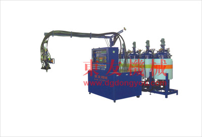 四组份低压发泡机